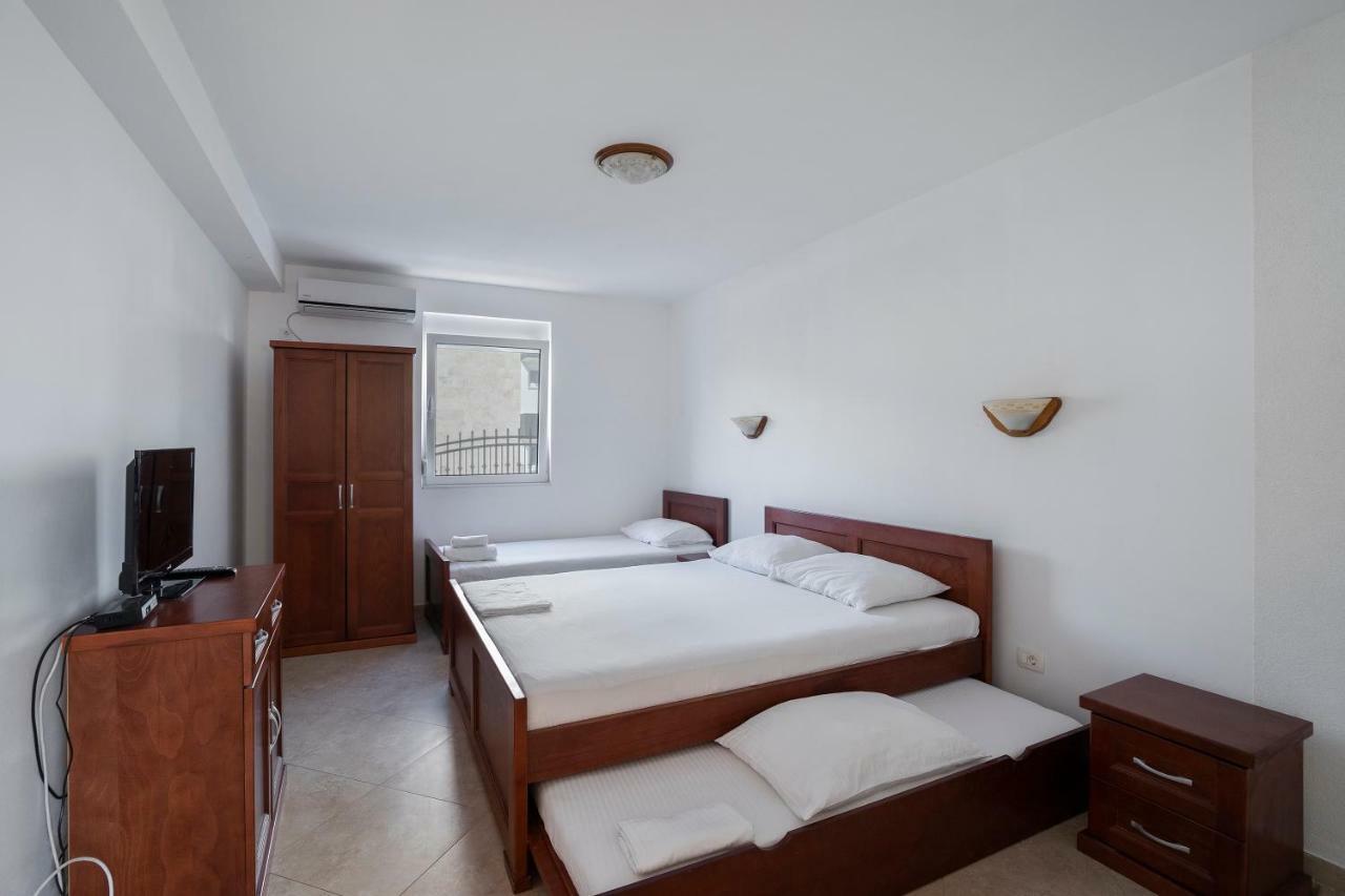 Apartments Vila A1 Добра-Вода Экстерьер фото