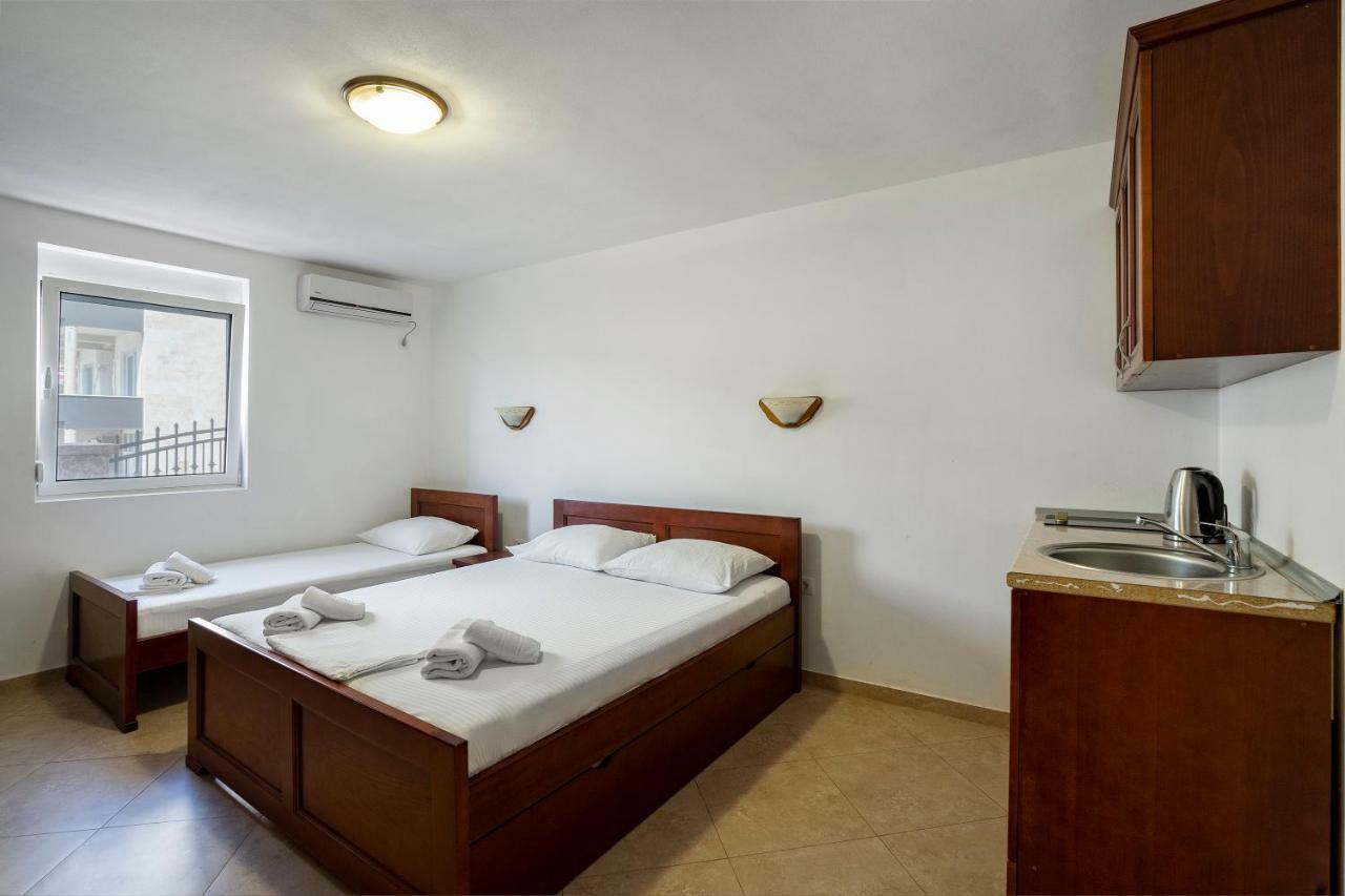 Apartments Vila A1 Добра-Вода Экстерьер фото
