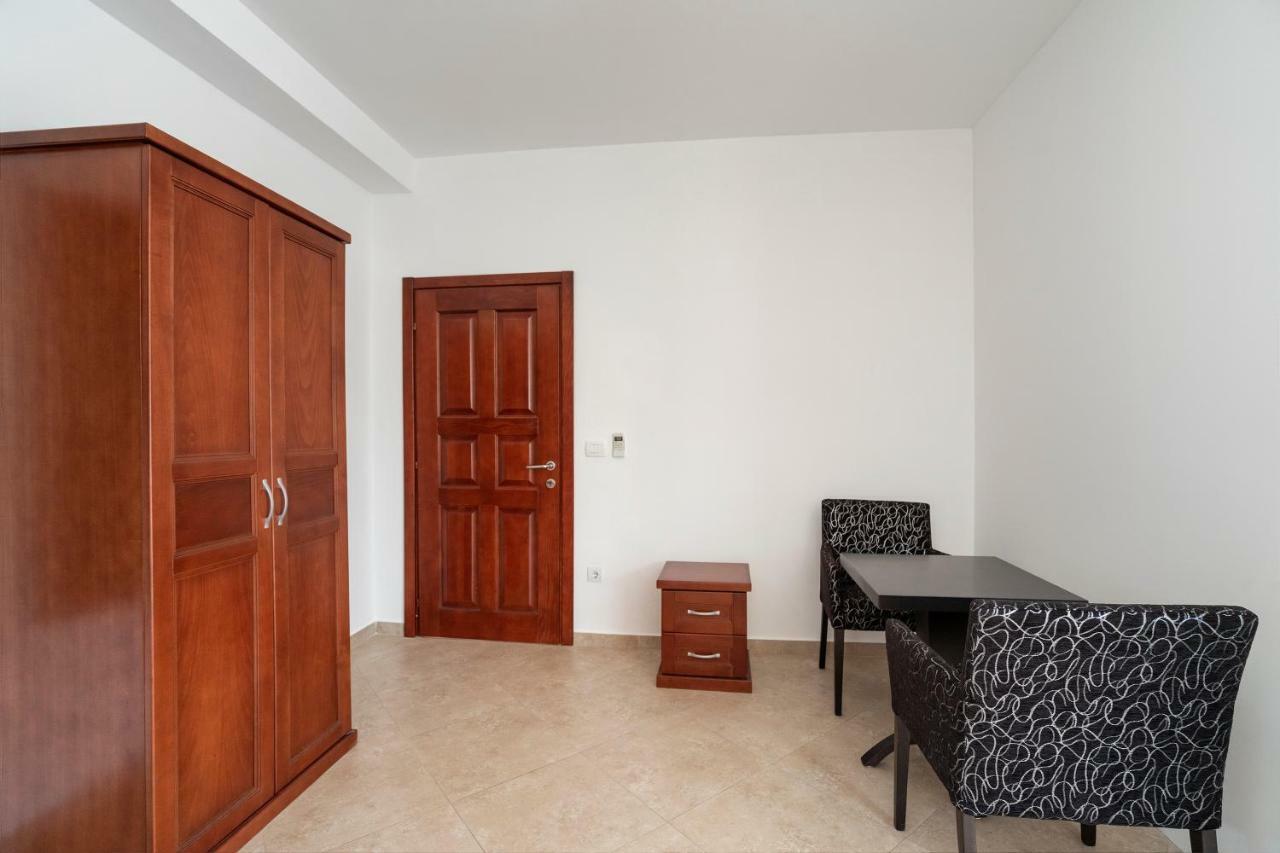 Apartments Vila A1 Добра-Вода Экстерьер фото