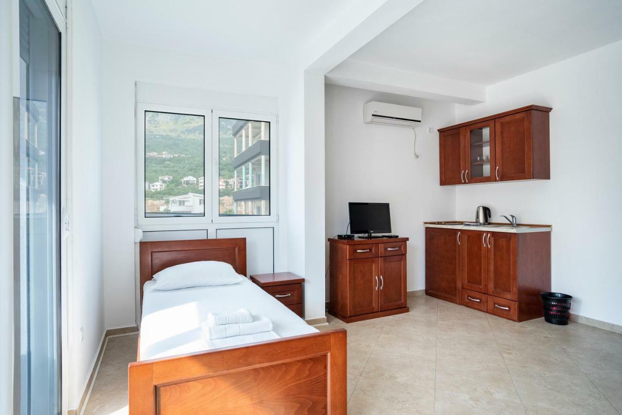 Apartments Vila A1 Добра-Вода Экстерьер фото
