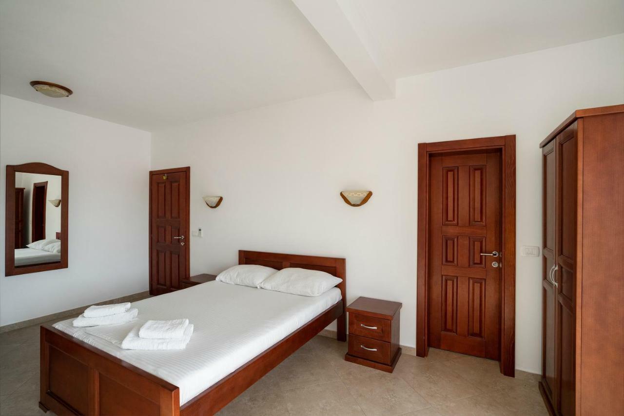 Apartments Vila A1 Добра-Вода Экстерьер фото